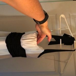 SUPER CUTE knee-length dress